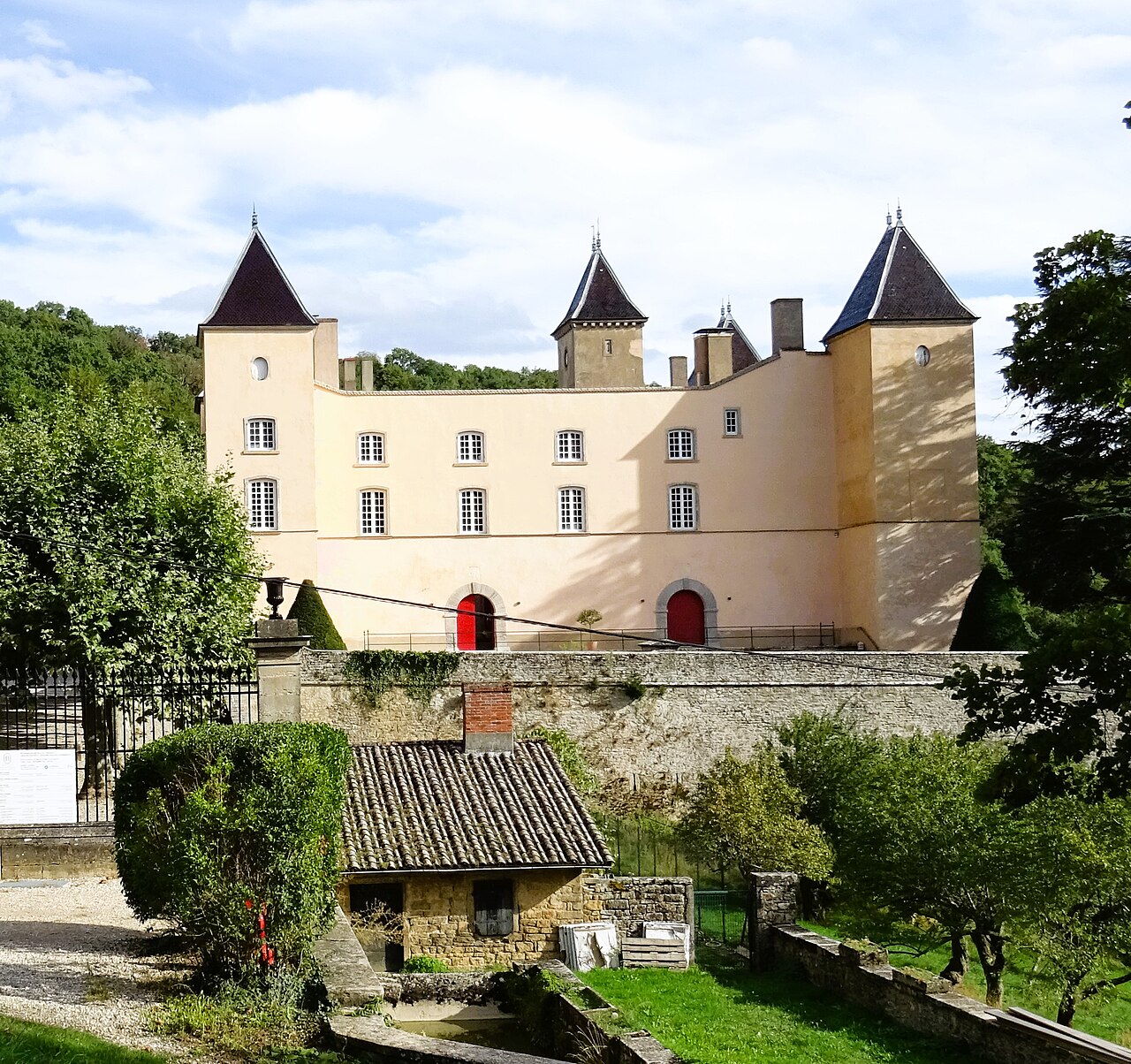 Limonest, panorama Ch&acirc;teau de la Baroll&iegrave;re et plateau