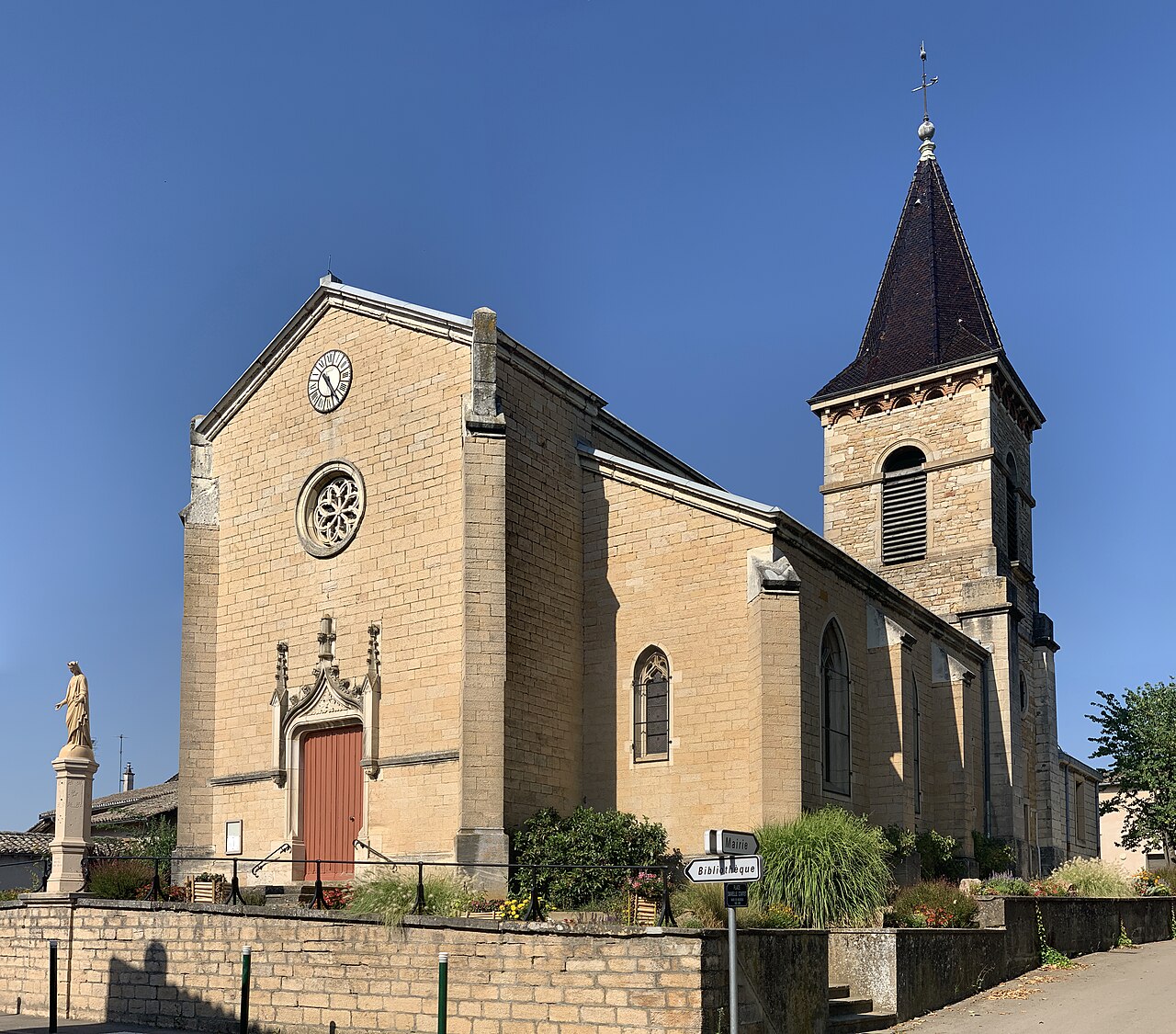 &Eacute;glise Saint-Martin de Mis&eacute;rieux, village du Val de Sa&ocirc;ne